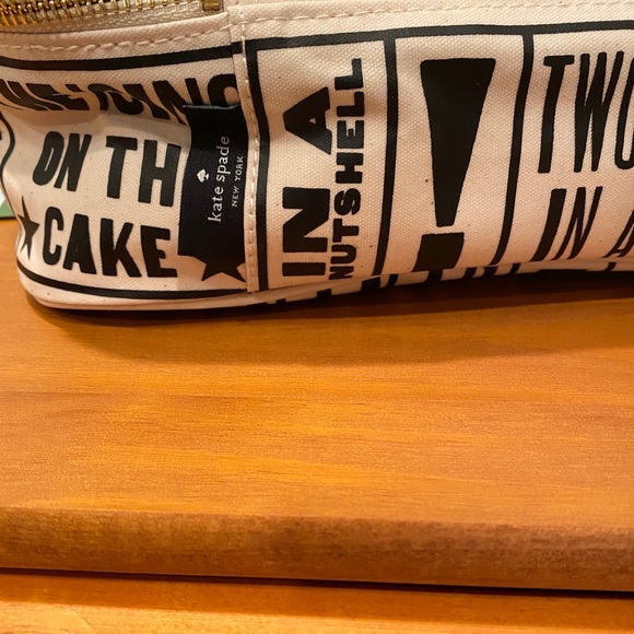 (Kate Spade) Lunchbox - Picture 3 of 6